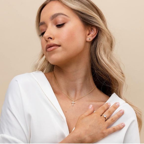 NWB New 18K Gold White Gold Pavoi Diamond Cross Necklace - Picture 4 of 9